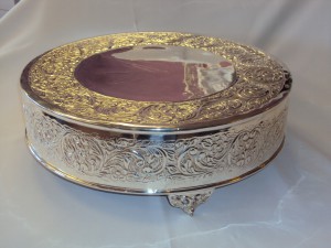 round silver cake plateau